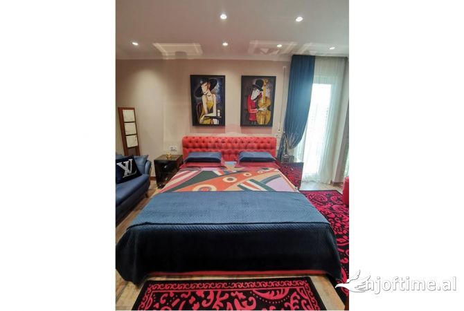 Shtepi me qera 2+1 ne Tirane - 2,300 Euro