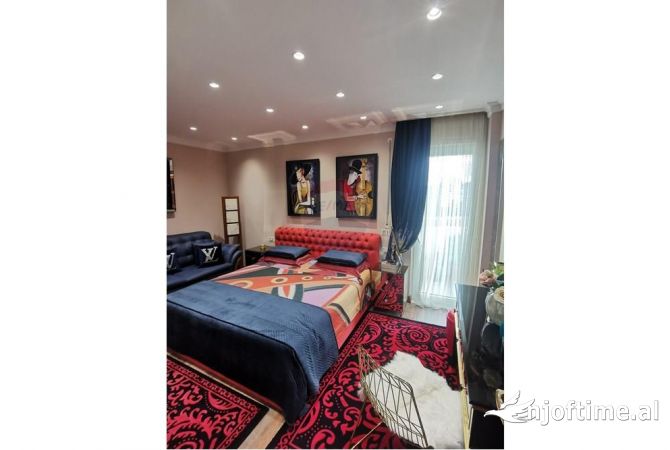 Shtepi me qera Apartament ne Tirane, 2+1, Mobilimi E mobiluar, Pagesa 2,300  Euro.