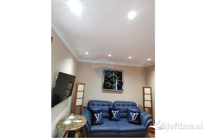 Shtepi me qera Apartament ne Tirane, 2+1, Mobilimi E mobiluar, Pagesa 2,300  Euro.