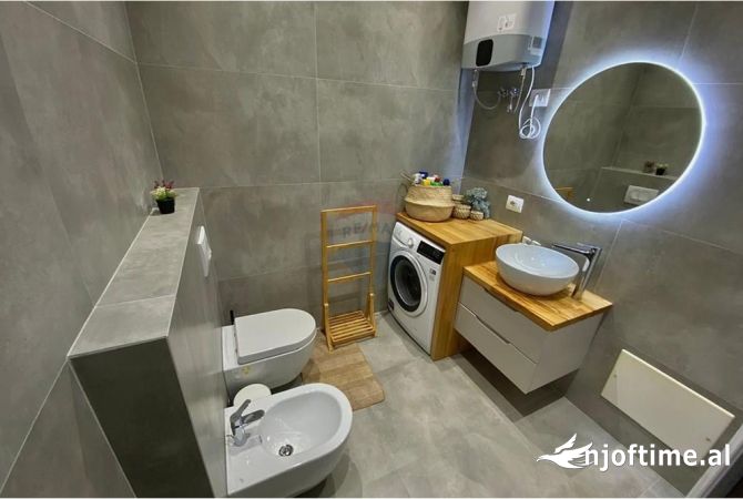 Shtepi me qera Apartament ne Tirane, 2+1, Mobilimi E mobiluar, Pagesa 1,200  Euro.