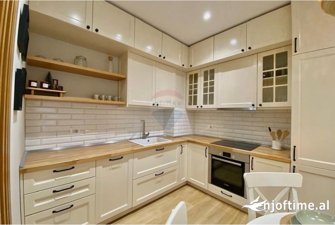 Shtepi me qera Apartament ne Tirane, 2+1, Mobilimi E mobiluar, Pagesa 1,200  Euro.