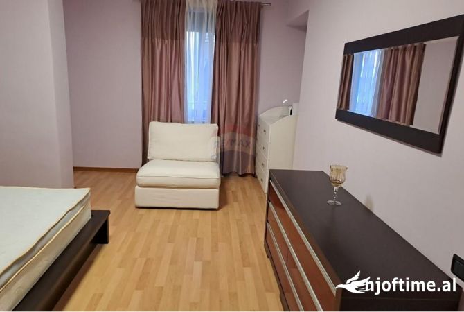 Shtepi me qera 2+1 ne Tirane - 650 Euro