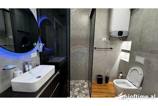Shtepi ne shitje Apartament ne Tirane, 2+1, Mobilimi E mobiluar, Pagesa 215,000  Euro.