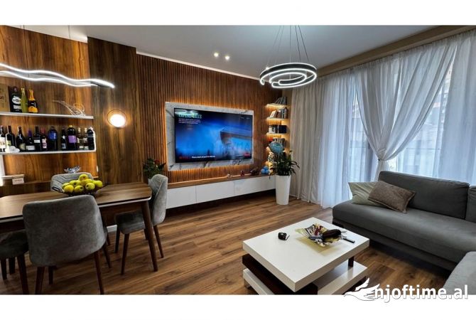 Shtepi ne shitje Apartament ne Tirane, 2+1, Mobilimi E mobiluar, Pagesa 215,000  Euro.