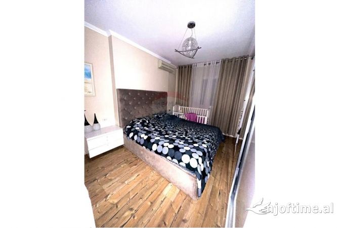 Shtepi ne shitje Apartament ne Tirane, 1+1, Mobilimi E mobiluar, Pagesa 155,000  Euro.