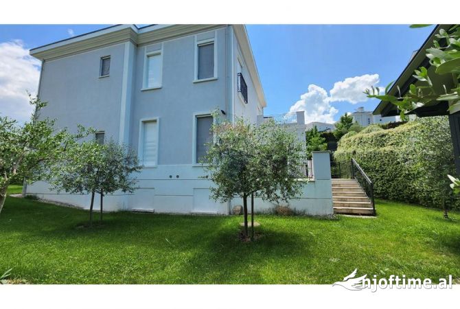 Shtepi me qera Shtepi Private ne Tirane, 4+1, Mobilimi E mobiluar, Pagesa 7,000  Euro.