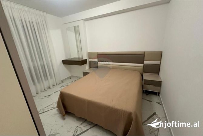 Shtepi me qera 2+1 ne Tirane - 750 Euro