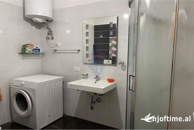 Shtepi me qera Apartament ne Tirane, 1+1, Mobilimi E mobiluar, Pagesa 650  Euro.