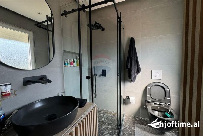 Shtepi ne shitje Apartament ne Tirane, 2+1, Mobilimi E mobiluar, Pagesa 220,000  Euro.