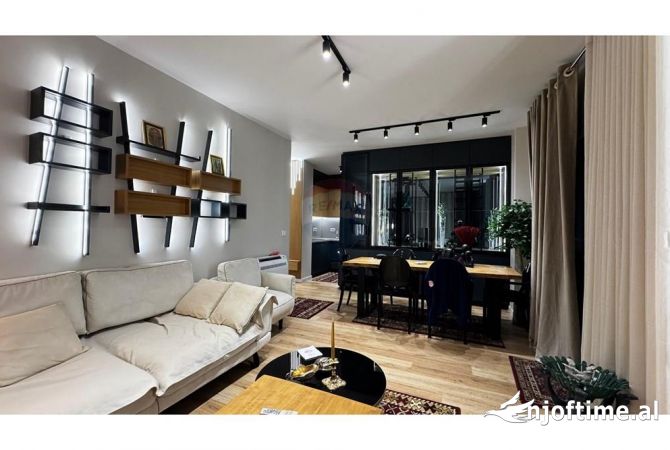Shtepi me qera 2+1 ne Tirane - 1,000 Euro