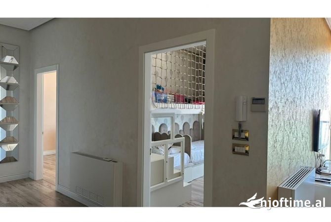 Shtepi me qera Apartament ne Tirane, 2+1, Mobilimi E mobiluar, Pagesa 2,500  Euro.