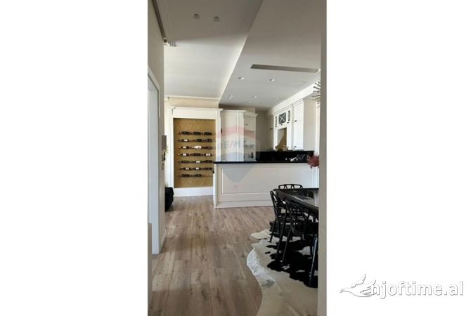 Shtepi me qera Apartament ne Tirane, 2+1, Mobilimi E mobiluar, Pagesa 2,500  Euro.