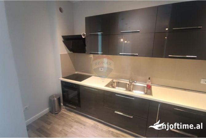 Shtepi ne shitje Apartament ne Tirane, 2+1, Mobilimi E mobiluar, Pagesa 230,000  Euro.