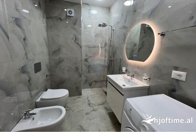 Shtepi me qera Apartament ne Tirane, 2+1, Mobilimi E mobiluar, Pagesa 1,000  Euro.
