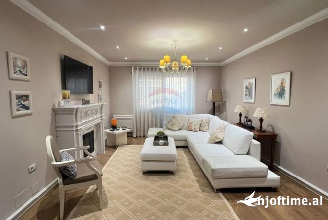 Shtepi me qera 2+1 ne Tirane - 1,300 Euro