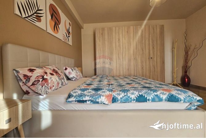 Shtepi ne shitje Apartament ne Tirane, 2+1, Mobilimi E mobiluar, Pagesa 289,900  Euro.