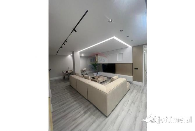 Shtepi me qera 2+1 ne Tirane - 2,000 Euro