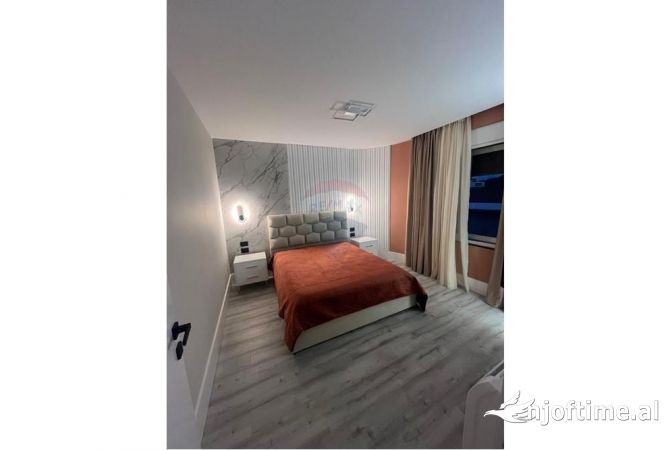 Shtepi me qera 2+1 ne Tirane - 2,000 Euro