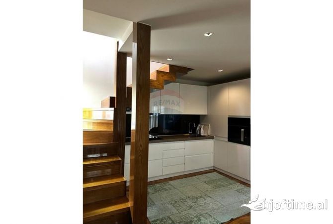 Shtepi me qera Apartament ne Tirane, 3+1, Mobilimi E mobiluar, Pagesa 1,100  Euro.