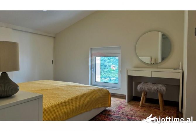 Shtepi me qera Apartament ne Tirane, 3+1, Mobilimi E mobiluar, Pagesa 1,100  Euro.