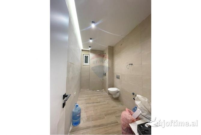 Shtepi ne shitje Apartament ne Tirane, 2+1, Mobilimi Bosh, pa mobiluar, Pagesa 165,000  Euro.