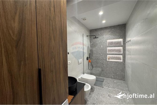 Shtepi ne shitje Apartament ne Tirane, 1+1, Mobilimi E mobiluar, Pagesa 199,000  Euro.