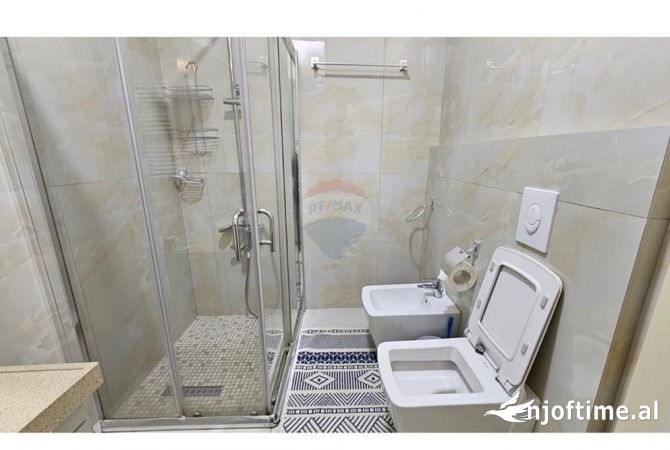 Shtepi me qera Apartament ne Tirane, 2+1, Mobilimi E mobiluar, Pagesa 1,000  Euro.