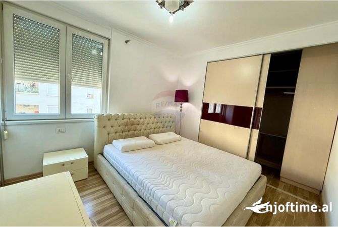 Shtepi ne shitje Apartament ne Tirane, 2+1, Mobilimi E mobiluar, Pagesa 210,000  Euro.