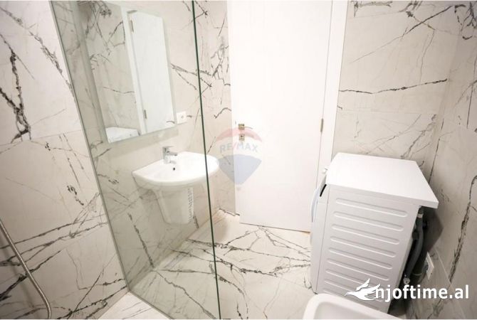 Shtepi ne shitje Apartament ne Tirane, 2+1, Mobilimi E mobiluar, Pagesa 349,000  Euro.