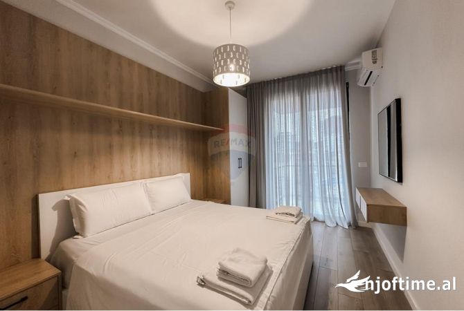 Shtepi ne shitje Apartament ne Tirane, 2+1, Mobilimi E mobiluar, Pagesa 349,000  Euro.