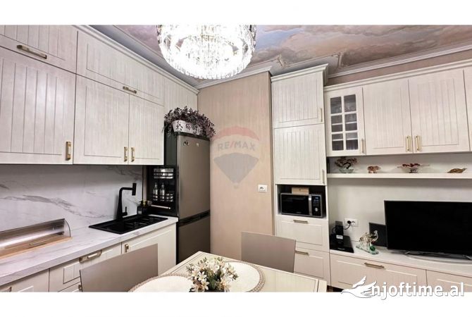 Shtepi me qera Apartament ne Tirane, 2+1, Mobilimi E mobiluar, Pagesa 1,200  Euro.