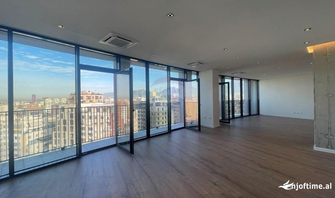 Jepet Zyre Me Qera tek Liqeni Artificial