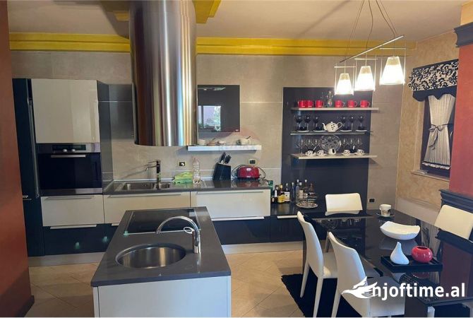 Casa in vendita 3+1 a Tirana - 530,000 Euro