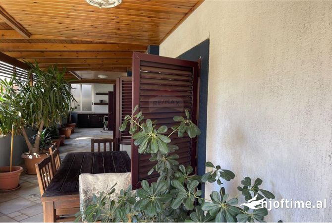 Shtepi ne shitje Apartament ne Tirane, 3+1, Mobilimi E mobiluar, Pagesa 530,000  Euro.