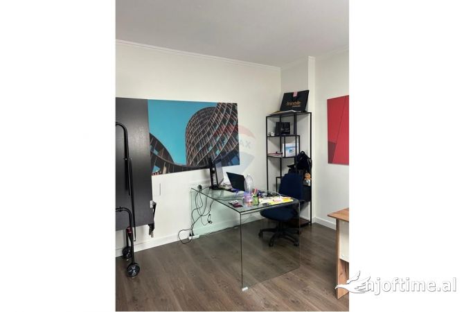 Ambient biznesi me qera 3+1 ne Tirane - 1,000 Euro