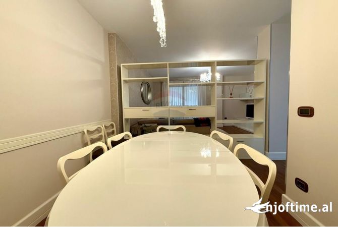 Shtepi me qera Apartament ne Tirane, 3+1, Mobilimi E mobiluar, Pagesa 1,500  Euro.