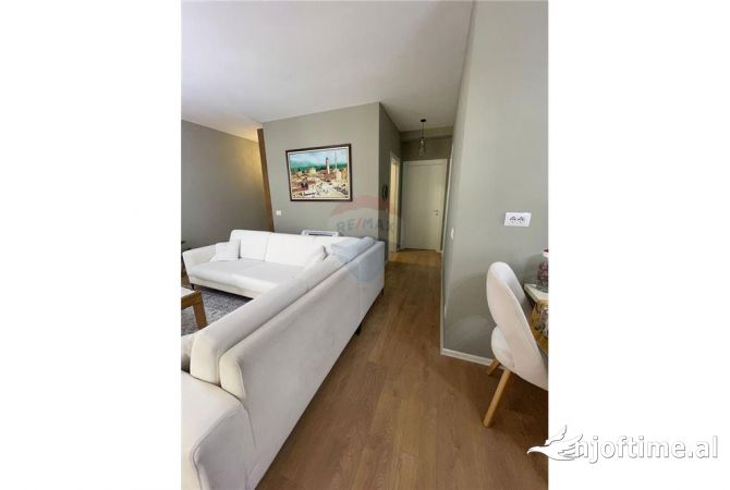 Shtepi ne shitje Apartament ne Tirane, 2+1, Mobilimi E mobiluar, Pagesa 330,000  Euro.