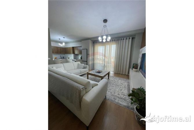 Shtepi ne shitje 2+1 ne Tirane - 330,000 Euro