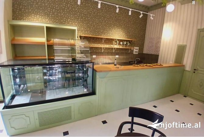 Ambient biznesi me qera 2+1 ne Tirane - 1,500 Euro