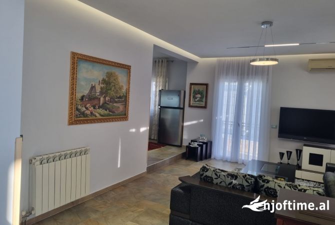 Shtepi me qera Apartament ne Tirane, 1+1, Mobilimi E mobiluar, Pagesa 600  Euro.