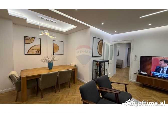Shtepi ne shitje Apartament ne Tirane, 3+1, Mobilimi E mobiluar, Pagesa 268,000  Euro.