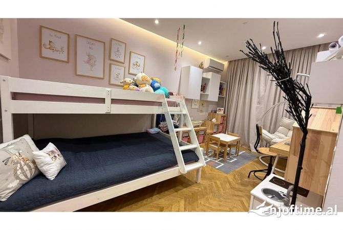 Shtepi ne shitje Apartament ne Tirane, 3+1, Mobilimi E mobiluar, Pagesa 268,000  Euro.