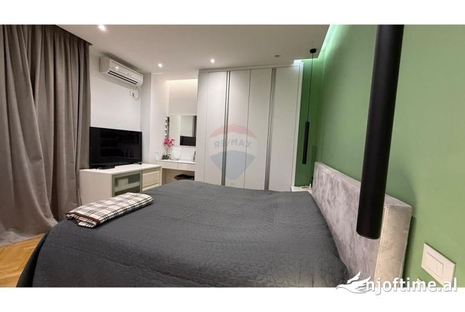 Shtepi ne shitje Apartament ne Tirane, 3+1, Mobilimi E mobiluar, Pagesa 268,000  Euro.
