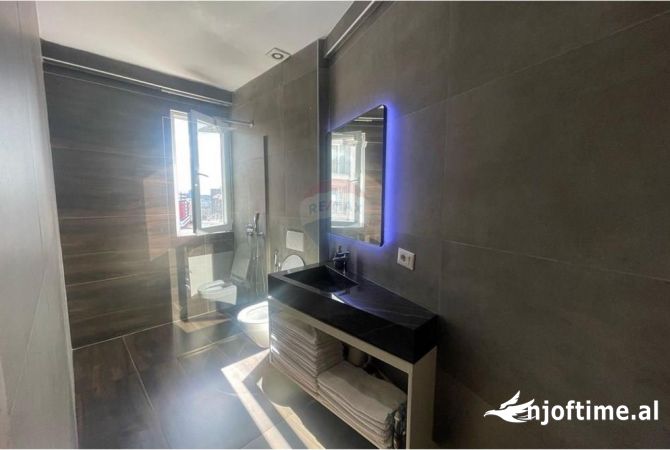 Shtepi ne shitje Apartament ne Tirane, 2+1, Mobilimi E mobiluar, Pagesa 198,000  Euro.