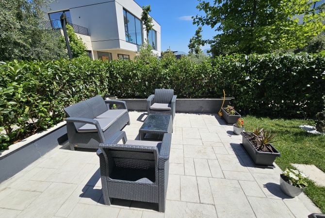 Shtepi me qera Apartament ne Tirane, 2+1, Mobilimi E mobiluar, Pagesa 2,000  Euro.