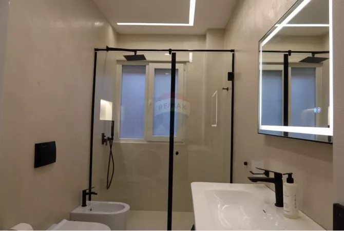 Shtepi ne shitje Apartament ne Tirane, 2+1, Mobilimi E mobiluar, Pagesa 185,000  Euro.