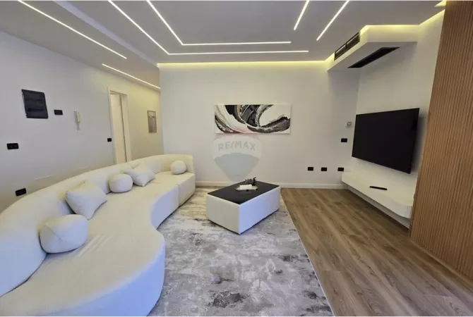 Shtepi ne shitje Apartament ne Tirane, 2+1, Mobilimi E mobiluar, Pagesa 348,000  Euro.