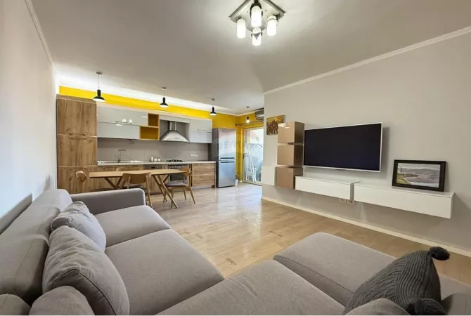 Shtepi ne shitje Apartament ne Tirane, 2+1, Mobilimi E mobiluar, Pagesa 189,000  Euro.