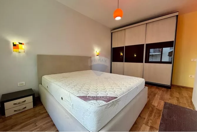 Shtepi ne shitje Apartament ne Tirane, 2+1, Mobilimi E mobiluar, Pagesa 189,000  Euro.