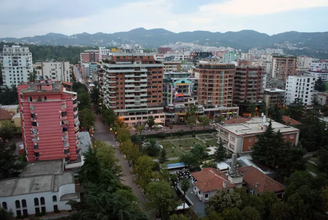 Ambient biznesi me qera 1+1 ne Tirane - 3,500 Euro